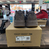 Mauve Yeezy 700 (USED, no insoles)