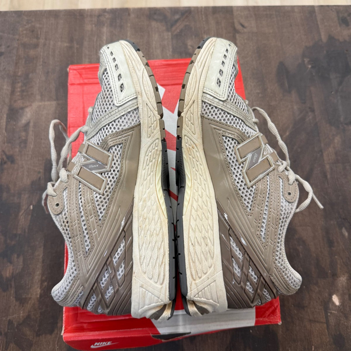 New Balance 1906R Cream Beige Vachetta Size 9.5 (Pre-Owned) - Image 5