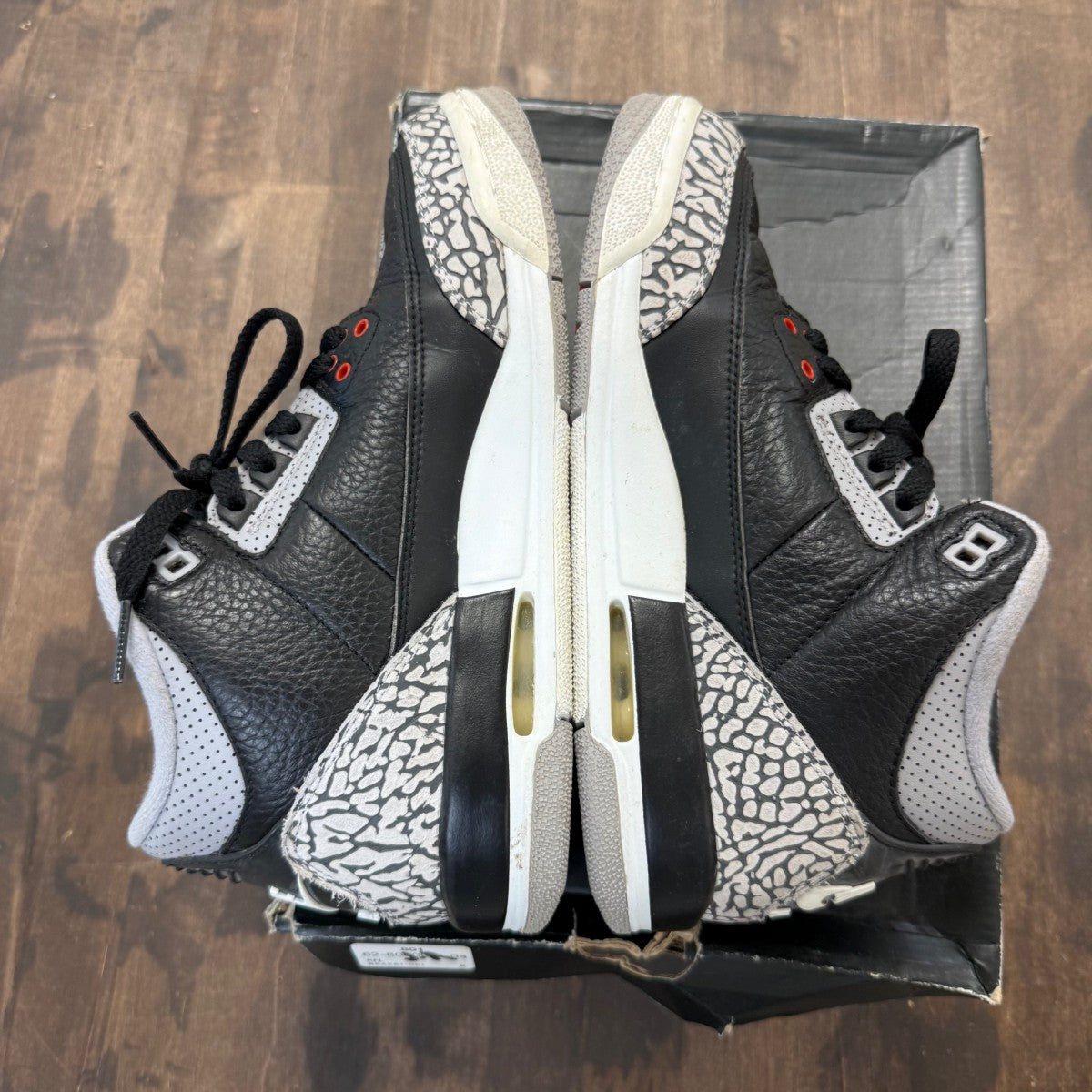 Jordan 3 Retro Black Cement (2018) (GS) - Image 6