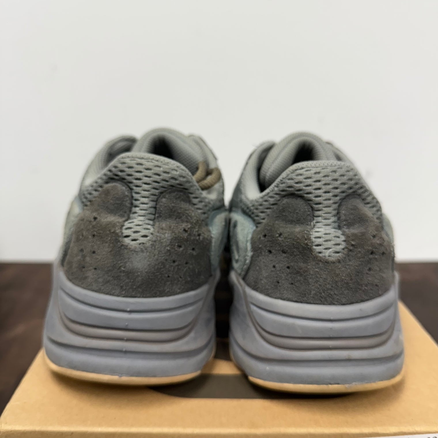 Teal Blue Yeezy 700 (USED, Replacement Box)