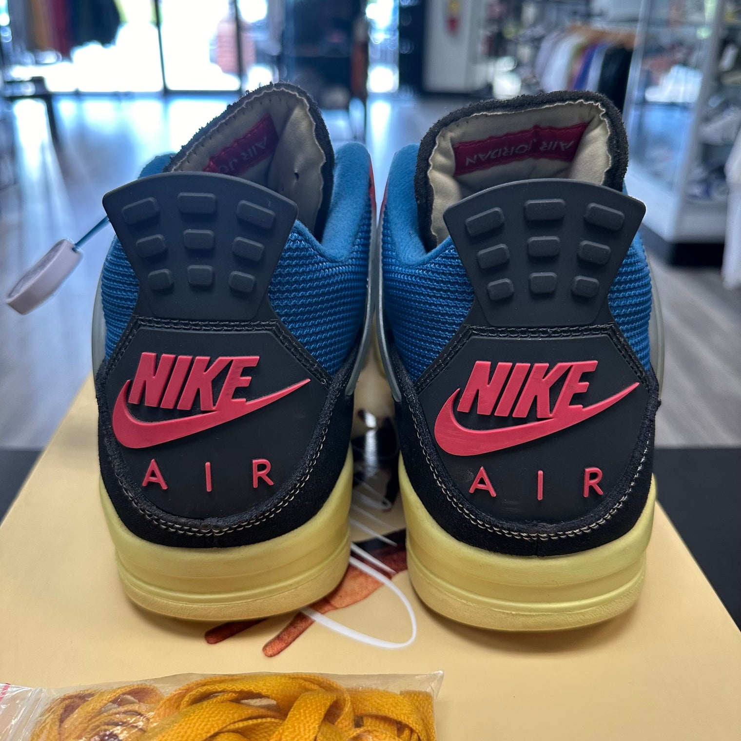 Off Noir Union LA Jordan 4 (USED)