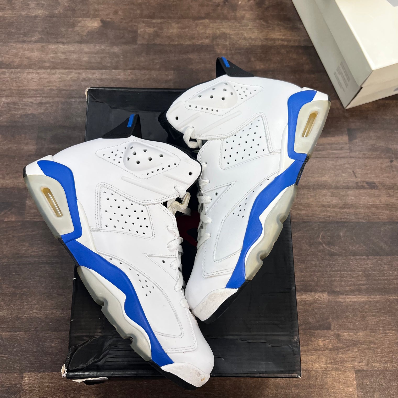 Sport Blue Jordan 6 (USED)