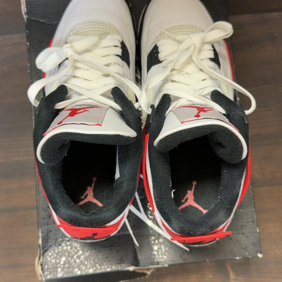 Jordan 4 Retro Red Cement Size 10 (Pre-Owned)