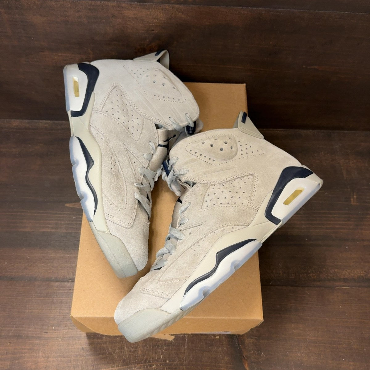 Jordan 6 Retro Georgetown (2022) Size 10.5 (Pre-Owned) - Image 2