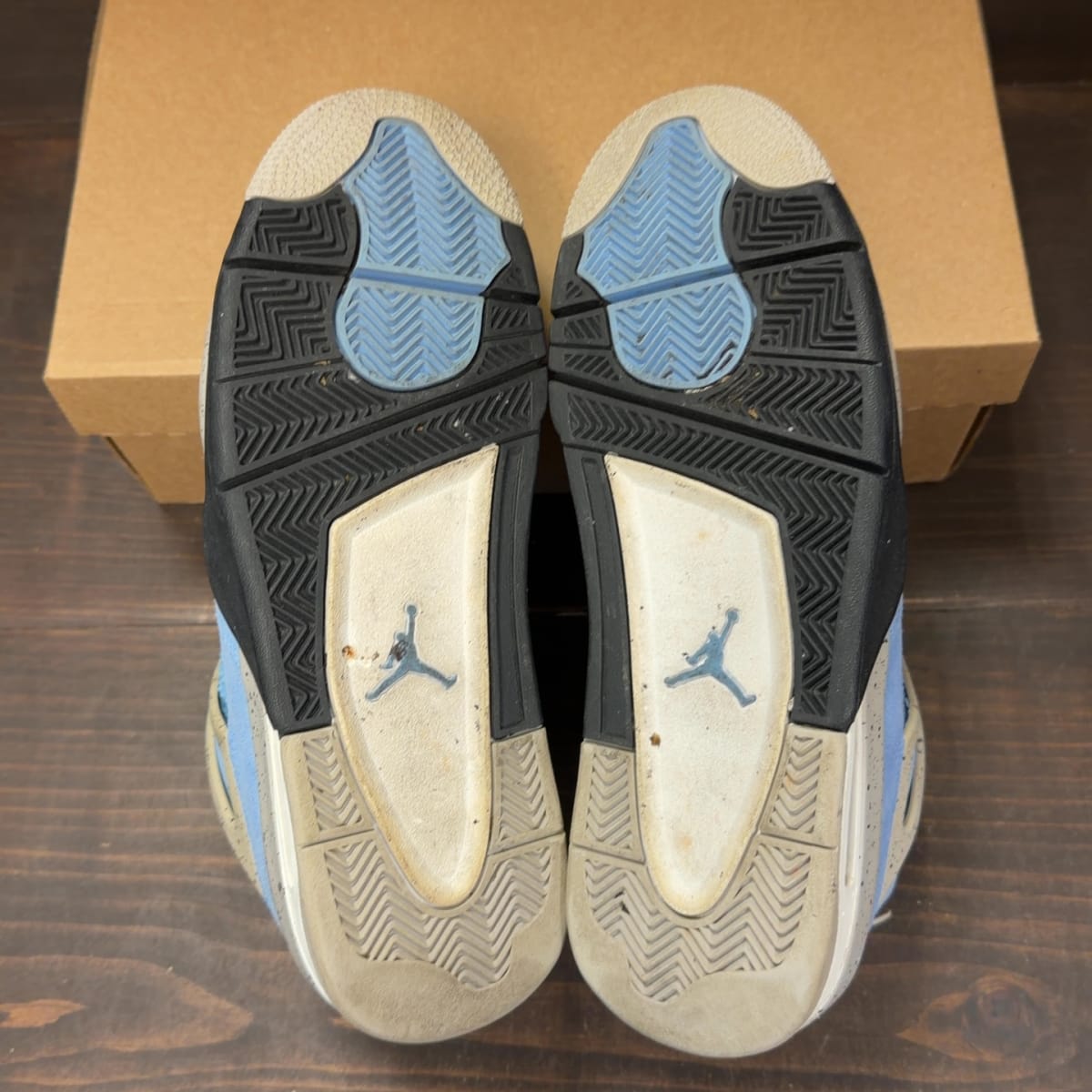 Jordan 4 Retro University Blue Size 10.5 (Pre-Owned) - aux