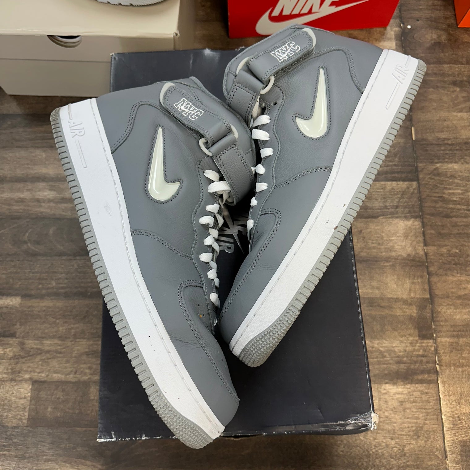 Jewel NYC Cool Grey Air Force 1 Mid QS (USED)