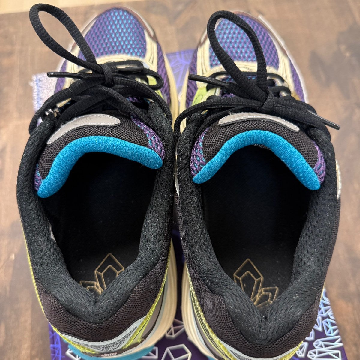 Saucony ProGrid Omni 9 Crystal Cave - Image 4