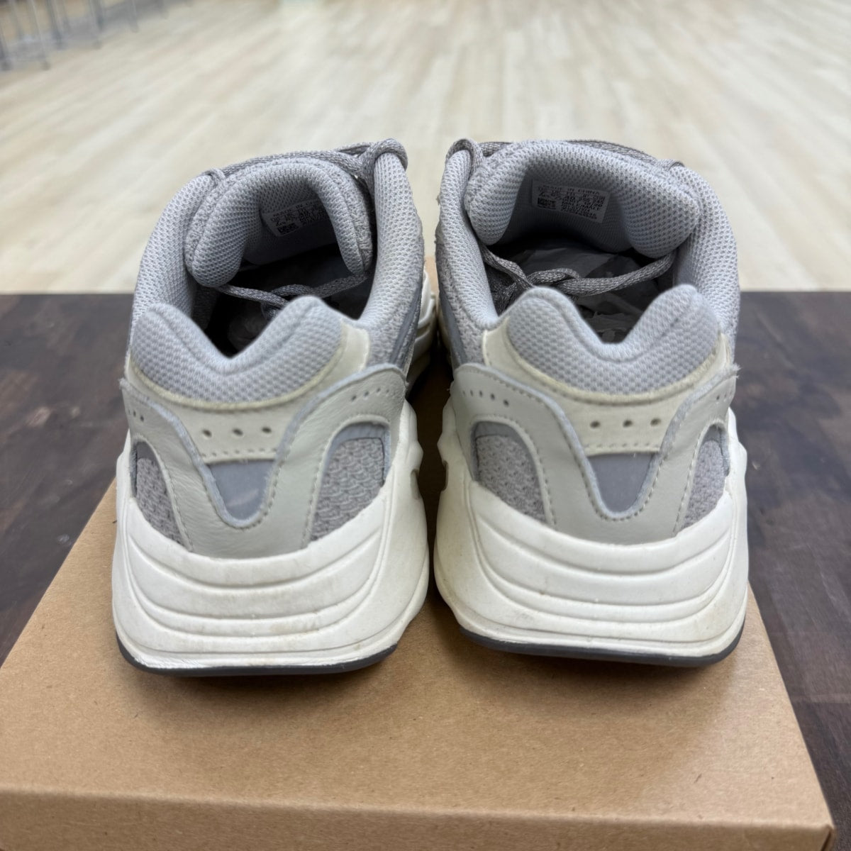 adidas Yeezy Boost 700 V2 Cream Size 7 (Pre-Owned) - Image 5