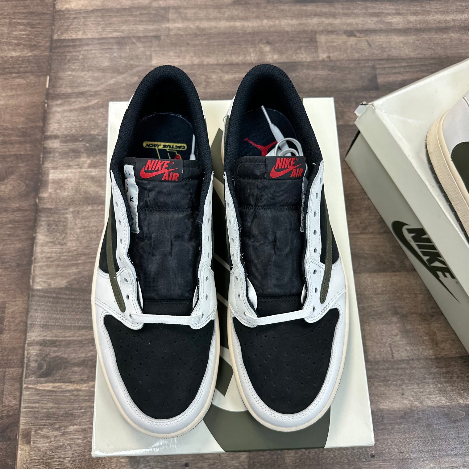 Jordan 1 Retro Low OG SP Travis Scott Olive (US 13W) (USED)