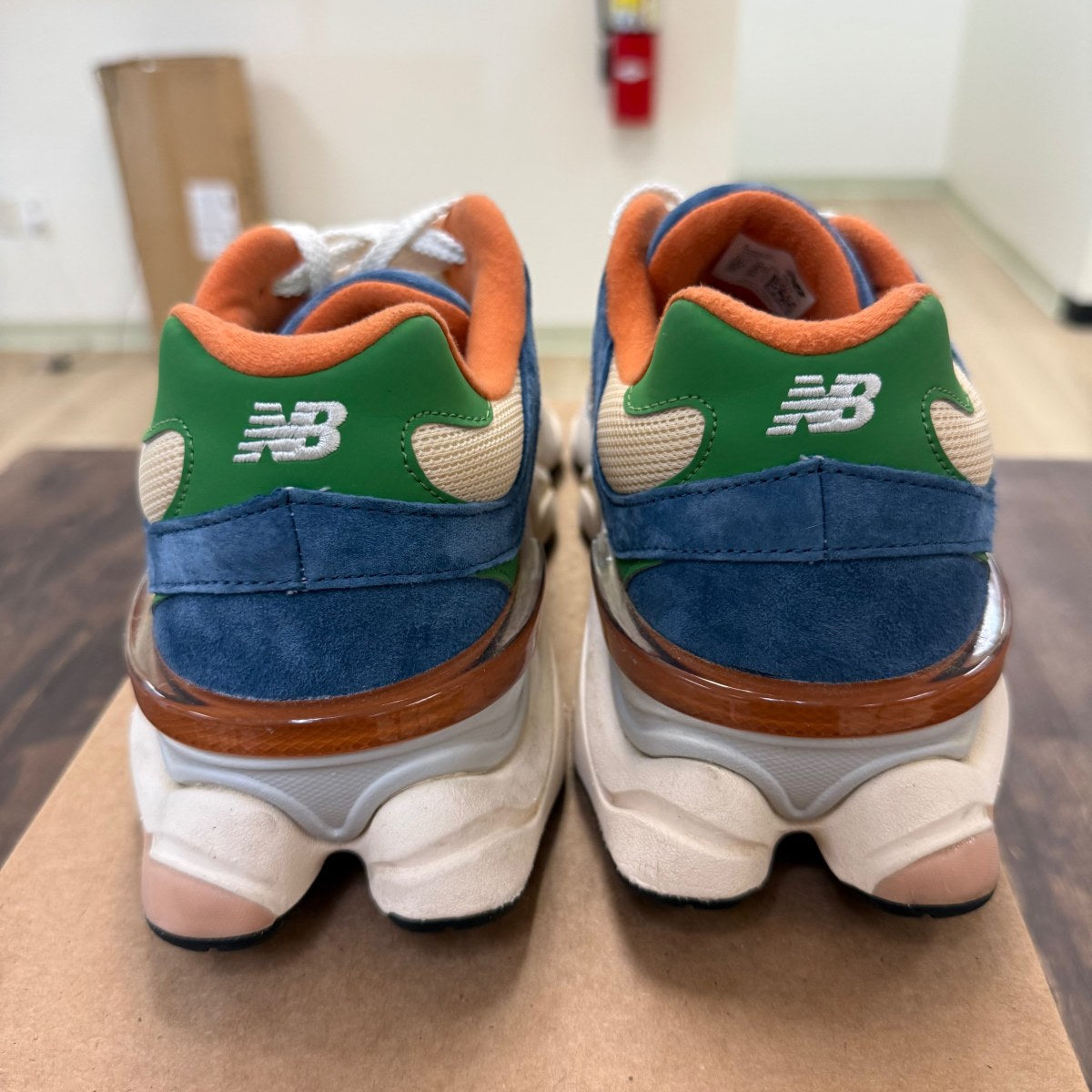 New Balance 9060 Blue Beige Size 10 (Pre-Owned) - Image 3