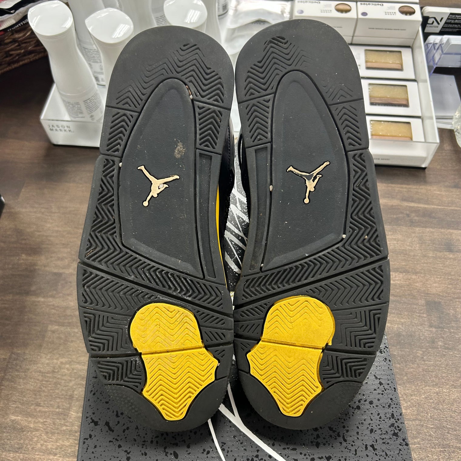 Yellow Thunder Jordan 4 Retro (USED)