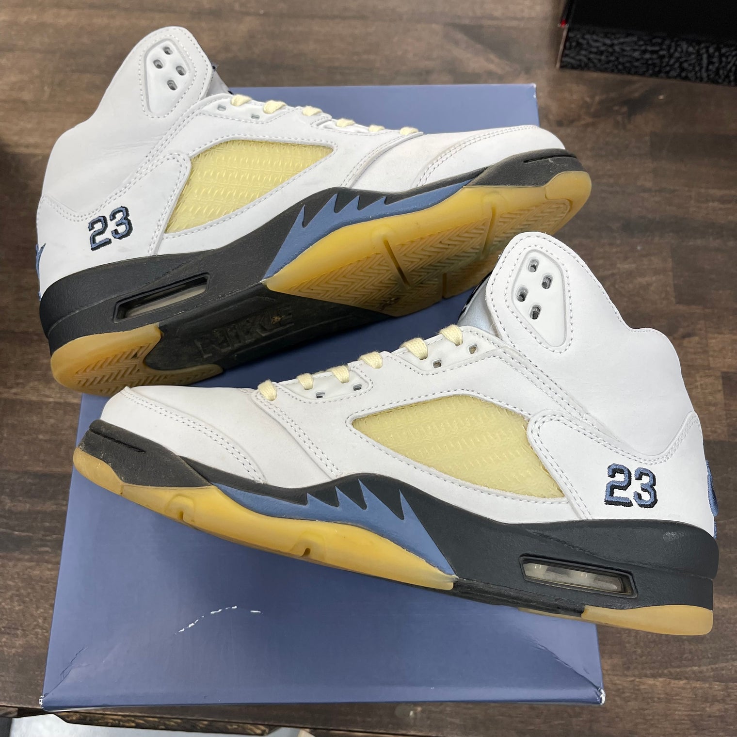 A Ma Maniere Dawn Jordan 5 (W) (USED)