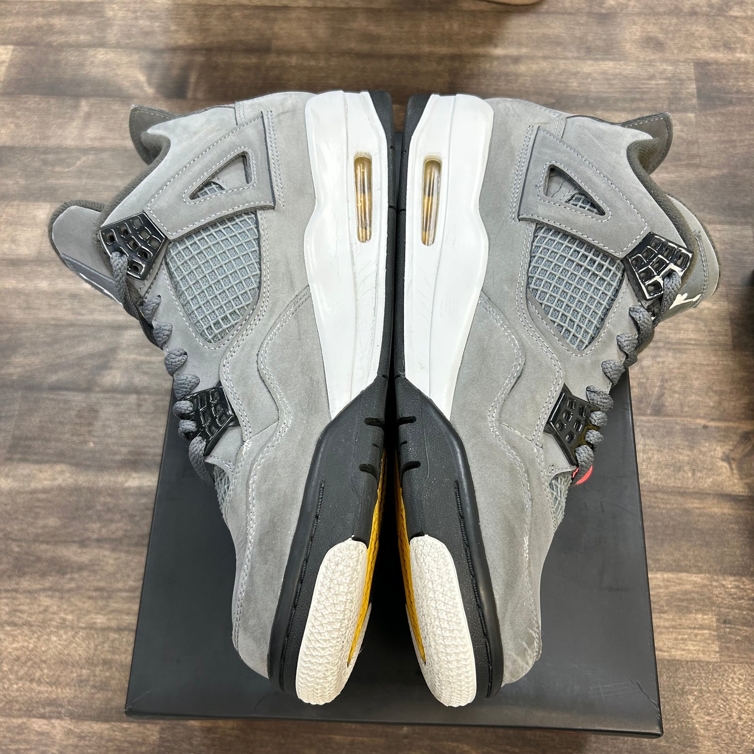 Cool Grey Jordan 4 Retro (Used)