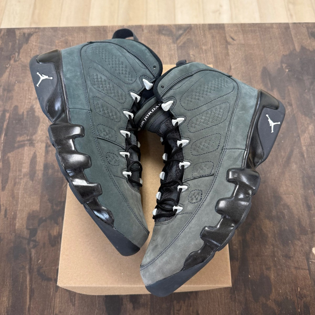 Jordan 9 Retro Anthracite Size 12 (Pre-Owned) - Image 1
