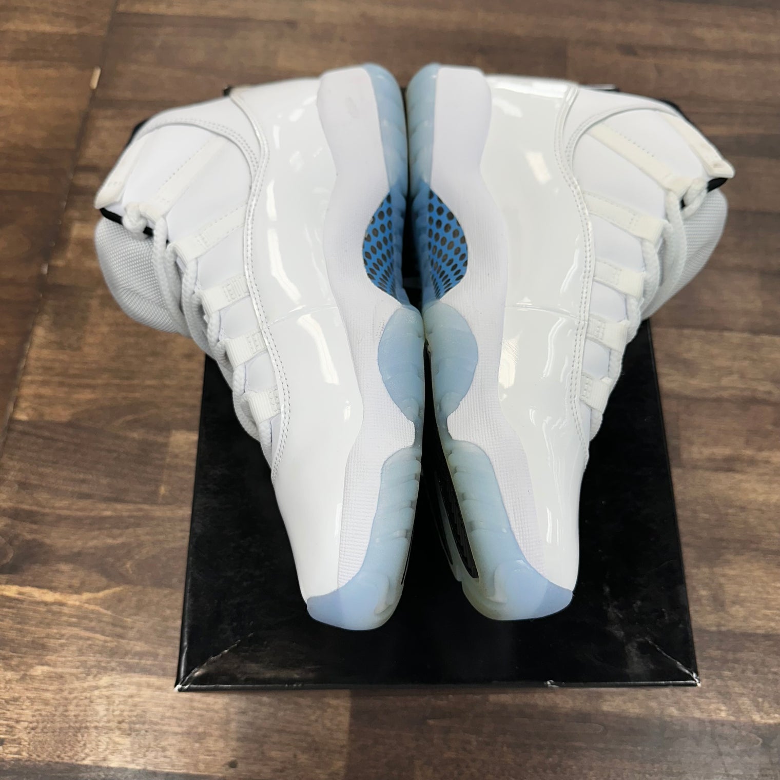 Legend Blue Jordan 11 (2024) (USED)
