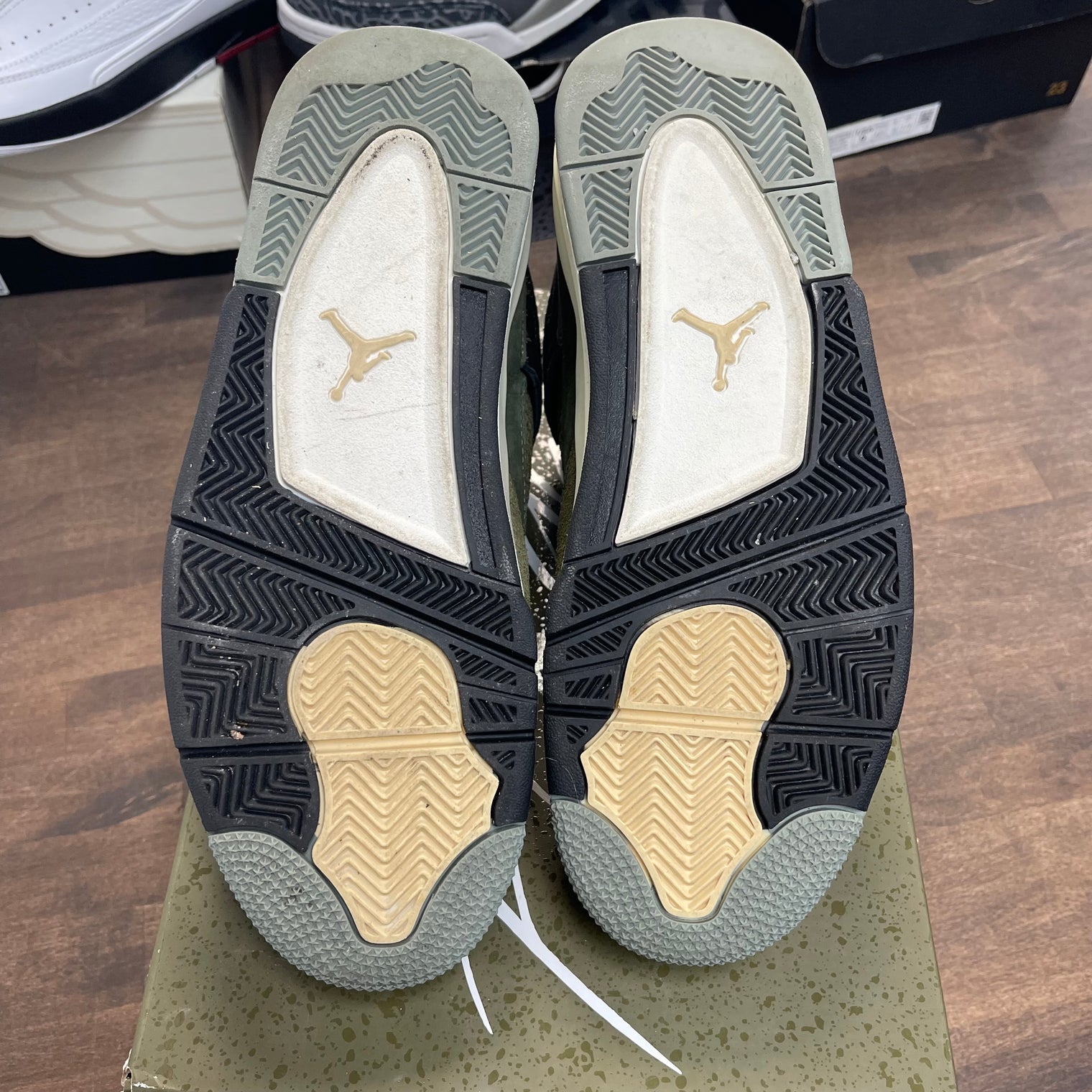 Craft Olive Jordan 4 (USED)