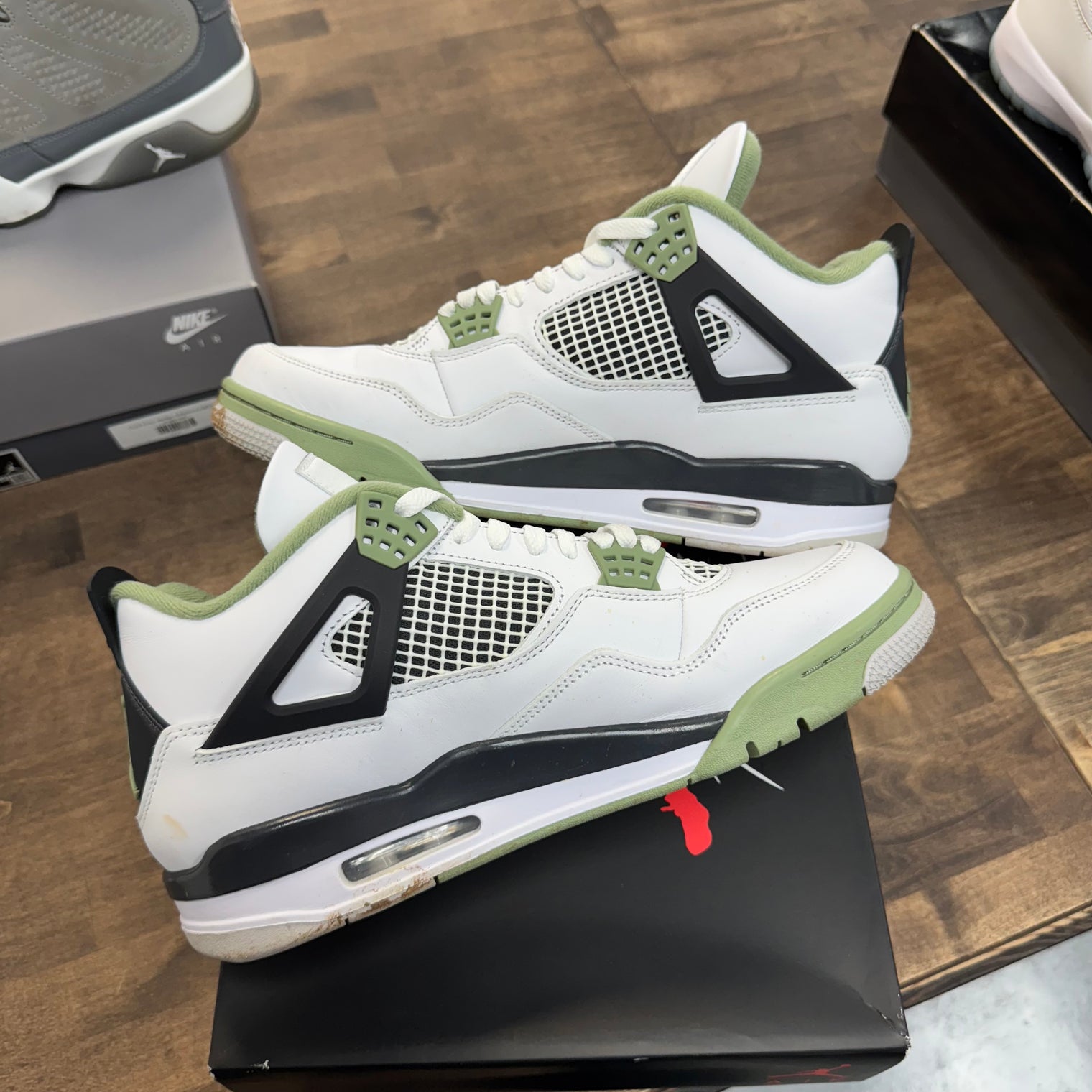 Seafoam Jordan 4 (W) (USED)