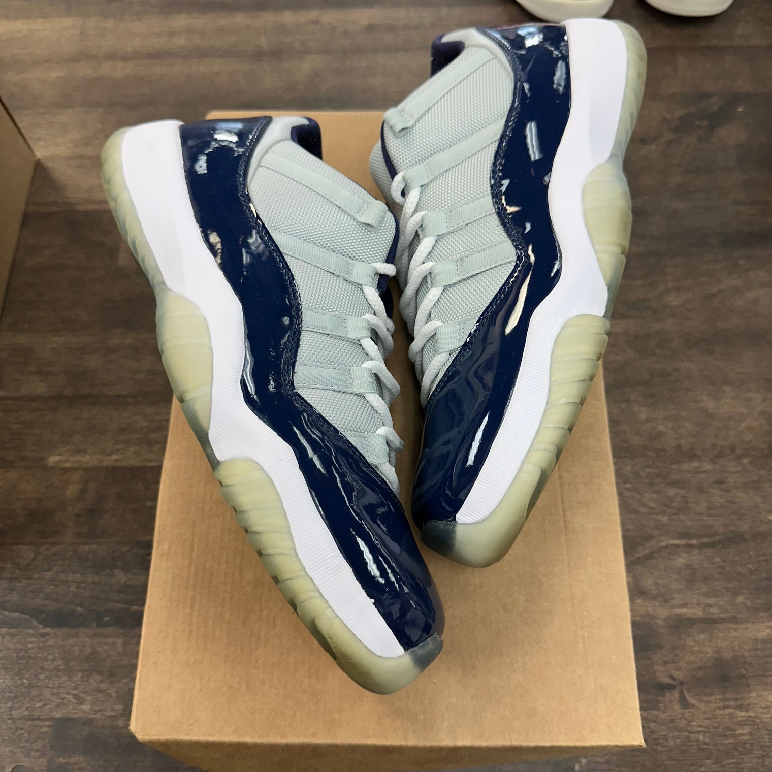 Georgetown Jordan 11 Low (USED, No Box)