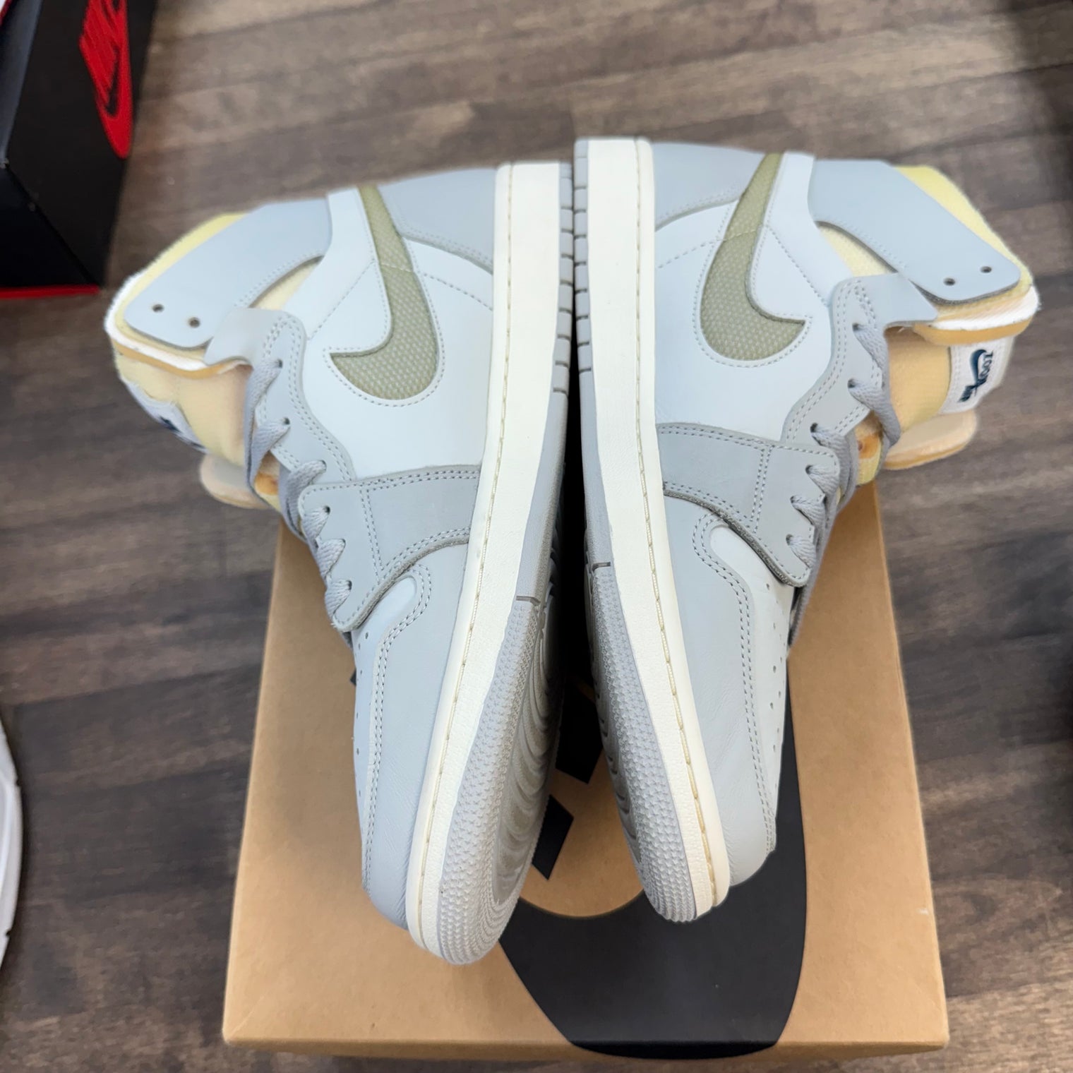 London Jordan 1 High Zoom Air CMFT (USED)