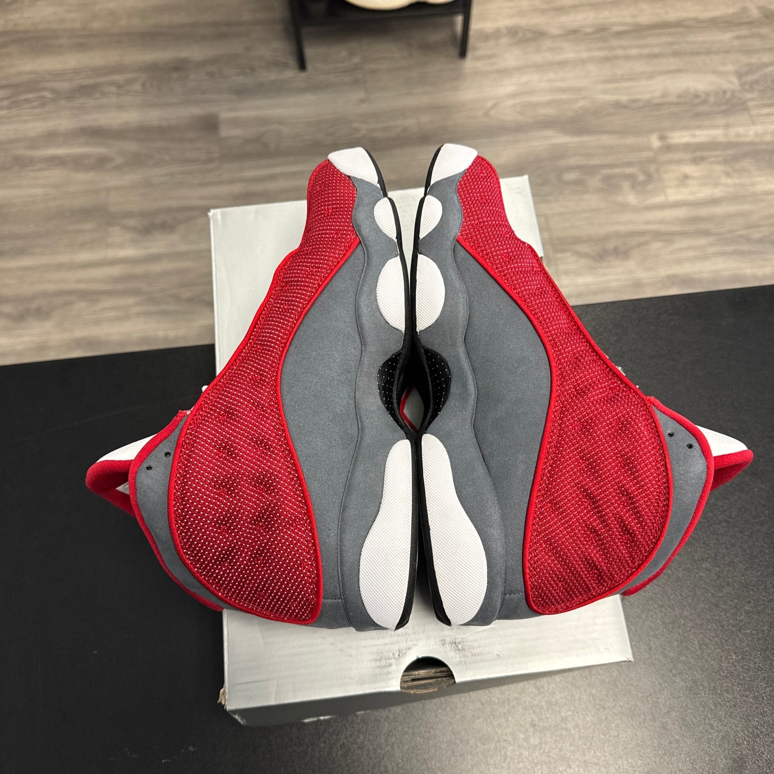 Red Flint Jordan 13 (USED)