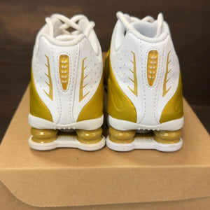 Nike Shox R4 Metallic Gold White (GS) Size 5Y - Image 5