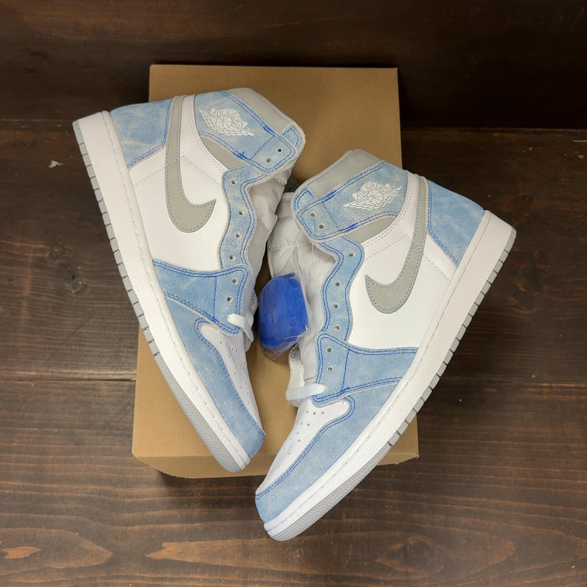 Jordan 1 Retro High OG Hyper Royal Size 11 - back