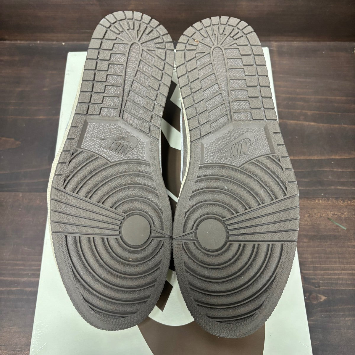 Jordan 1 Retro Low OG SP Travis Scott Reverse Mocha - Image 6