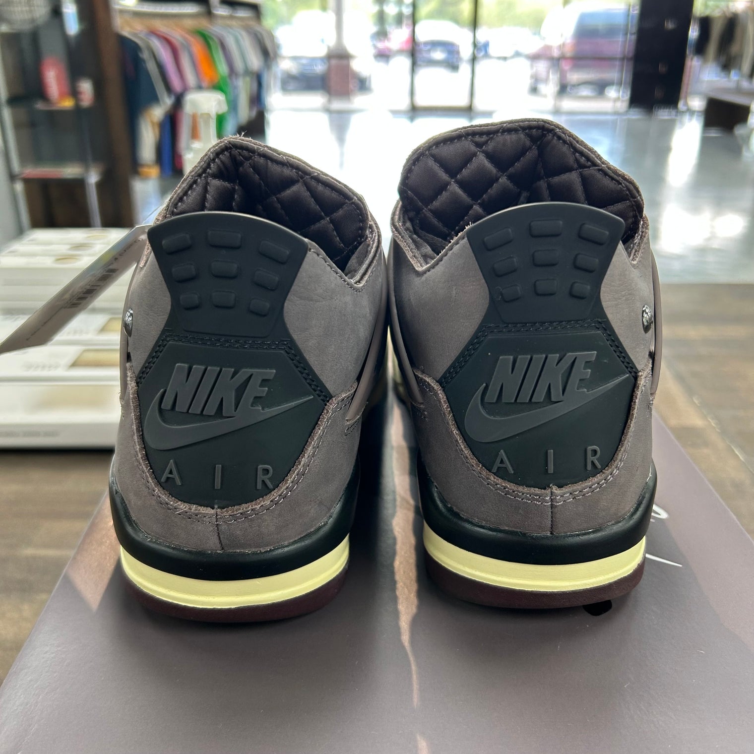 A Ma Maniere Violet Ore Jordan 4 (USED)