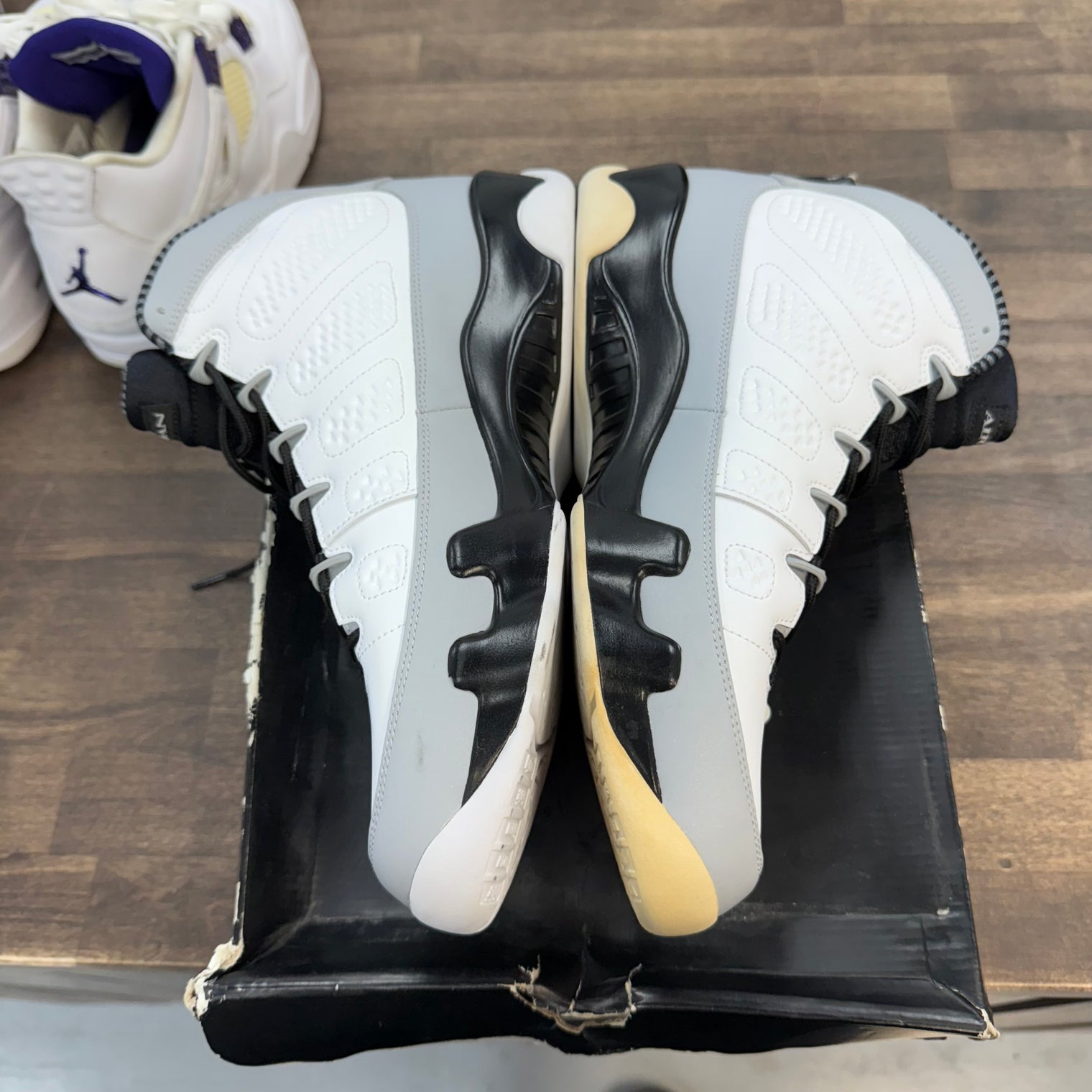 Barons Jordan 9 Retro (USED)