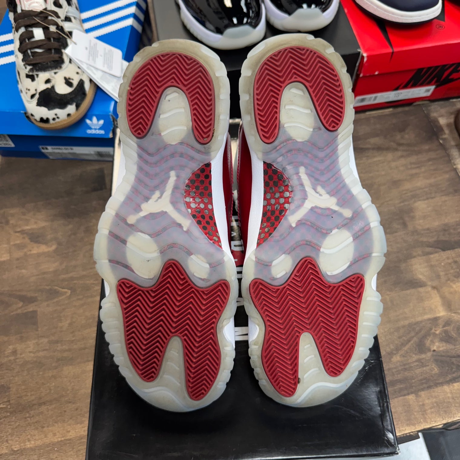 Cherry Jordan 11 Retro (USED)