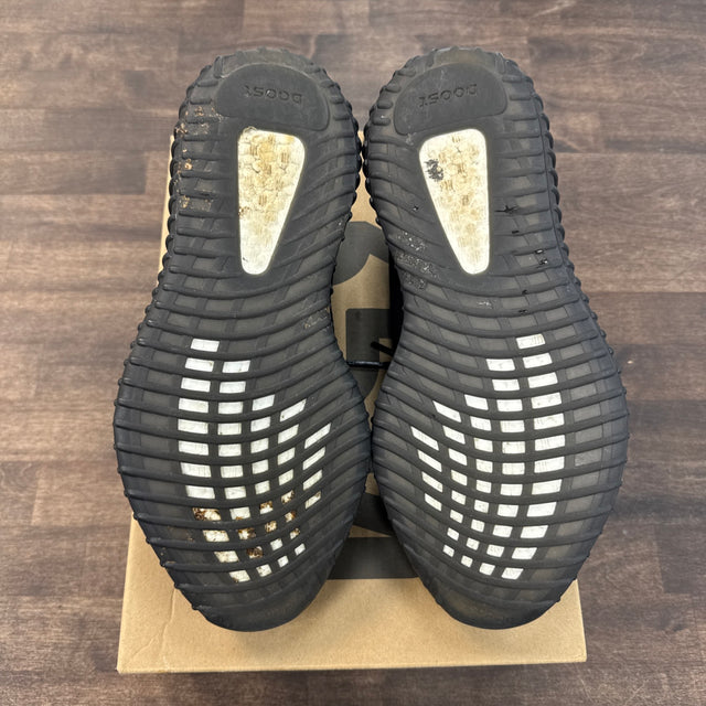 Bred Yeezy 350 (USED)