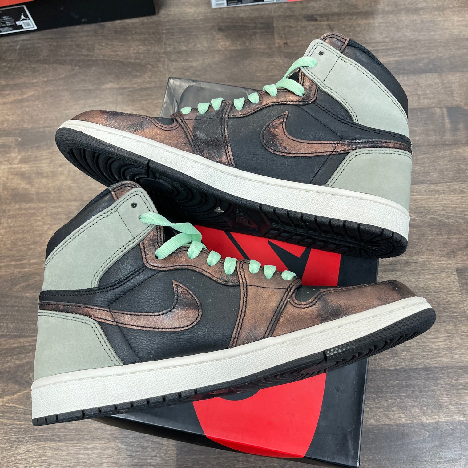 Patina Jordan 1 High (USED)