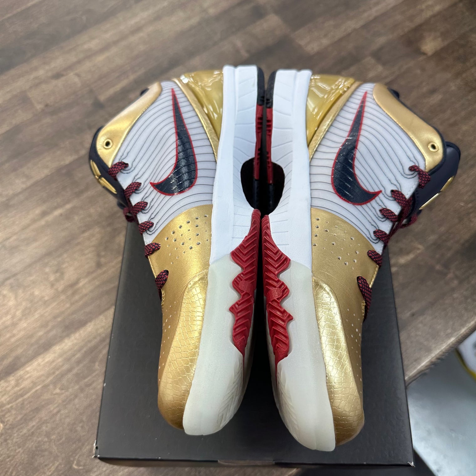 Gold Medal Kobe 4 Protro (Lightly Worn)