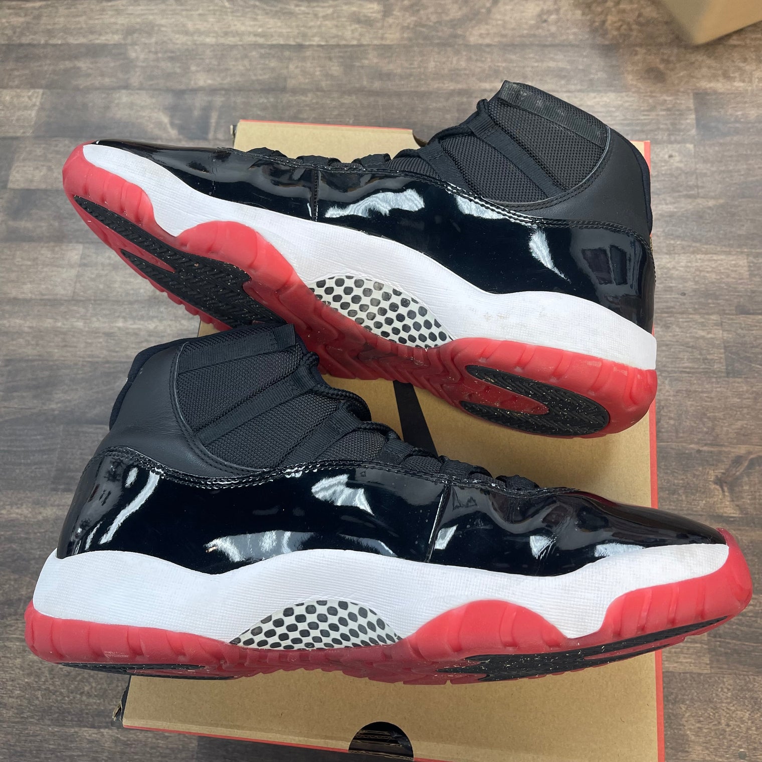 Bred Jordan 11 (2019) (USED)