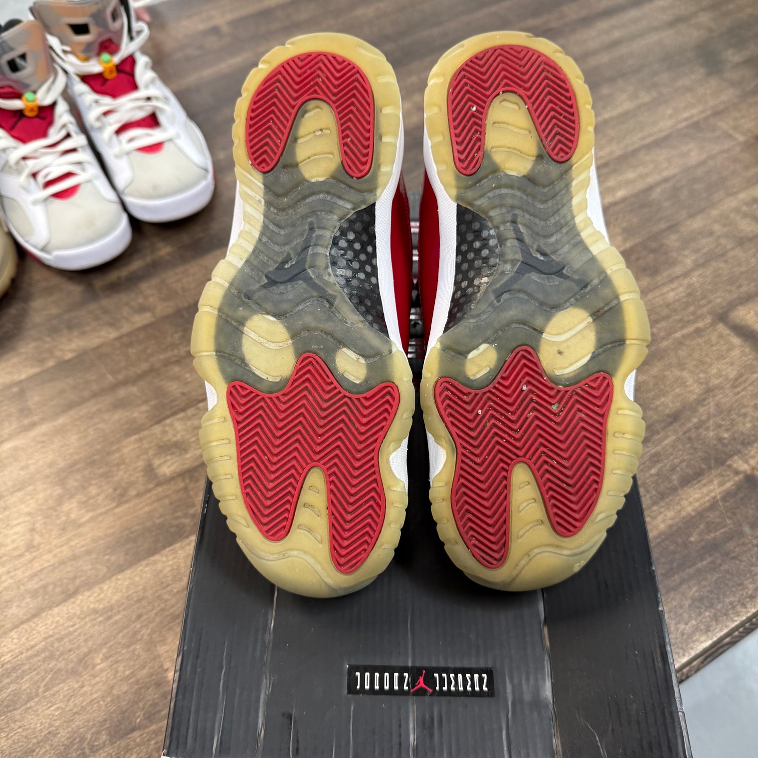Win like 96 Jordan 11 (USED)