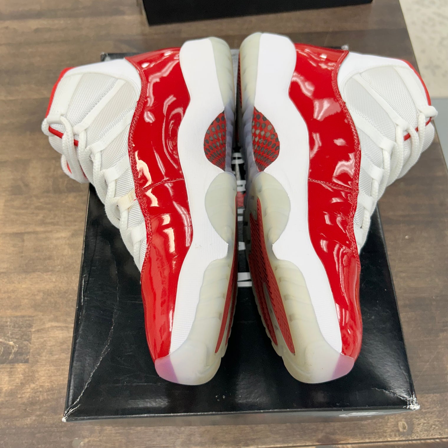 Cherry Jordan 11 (USED)