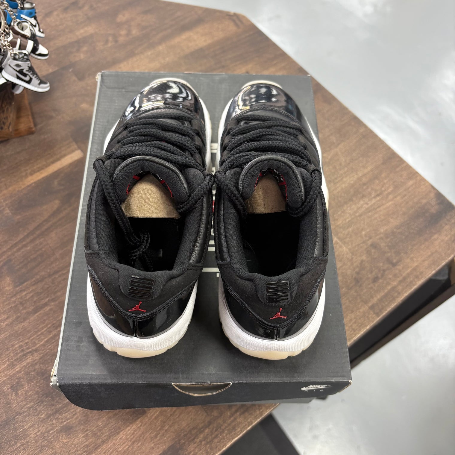 72-10 Jordan 11 Low (GS) (USED)