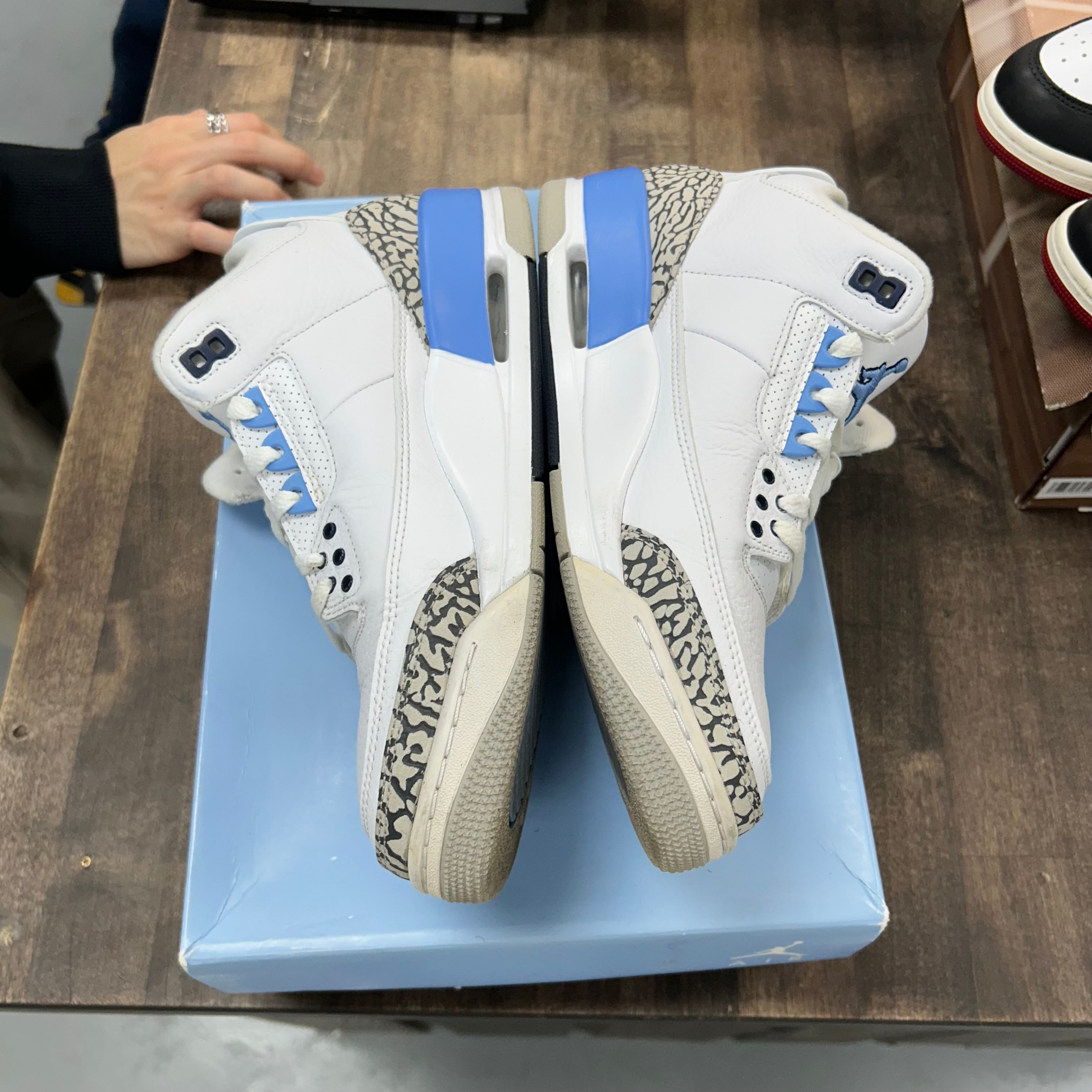 Jordan UNC Jordan 3 Retro (2020) (USED) Size 9 (Pre-Owned) - Image 3