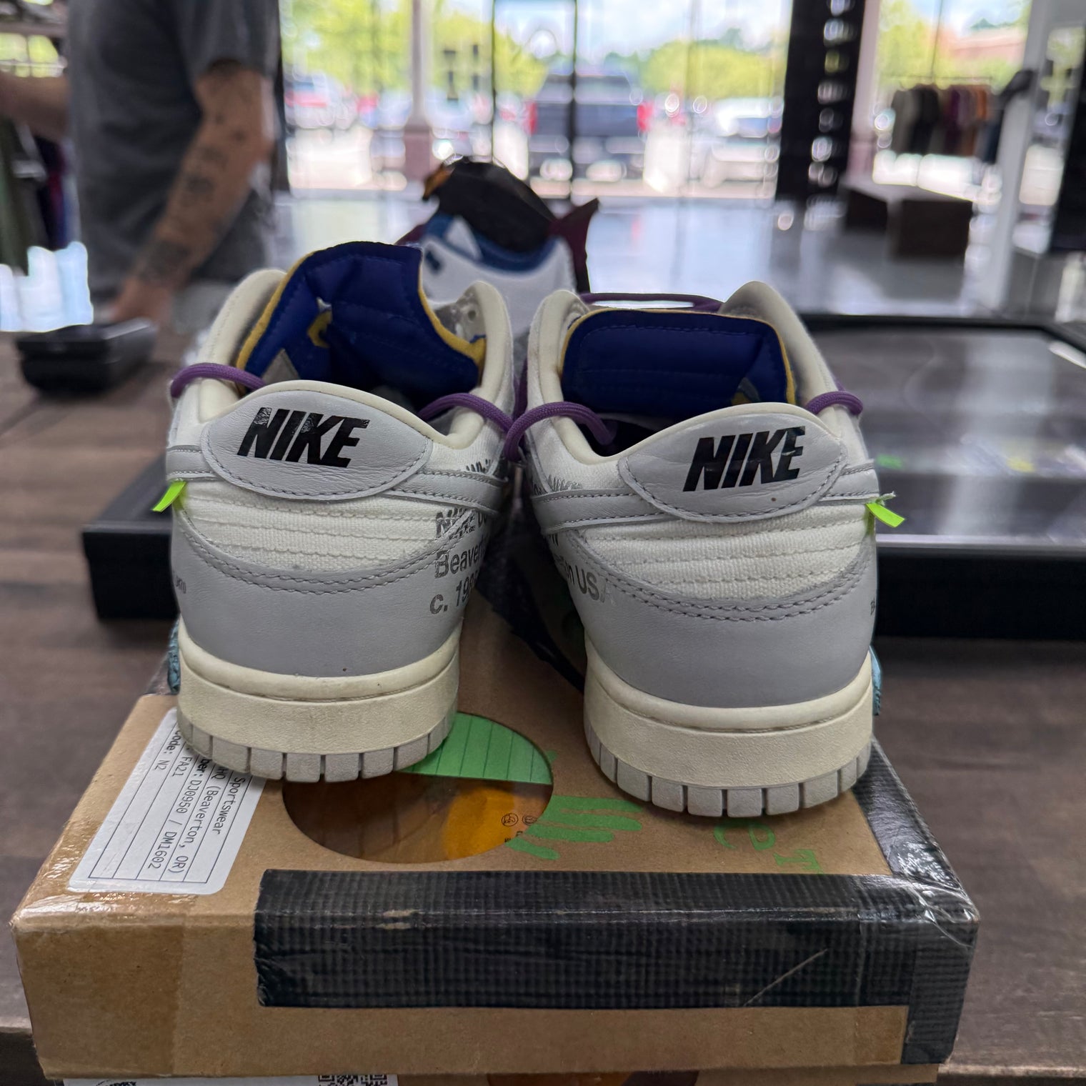 Lot 48 Off White Nike Dunk Low (USED)