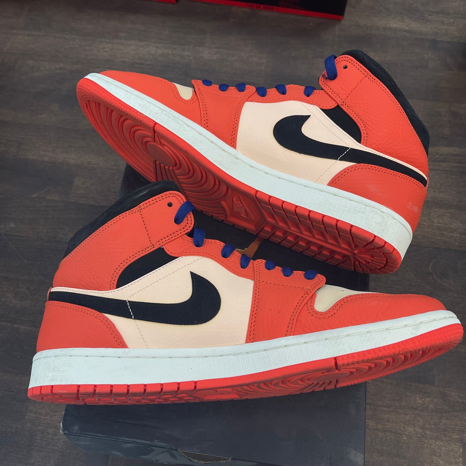 Team Orange Black Jordan 1 Mid SE (USED)