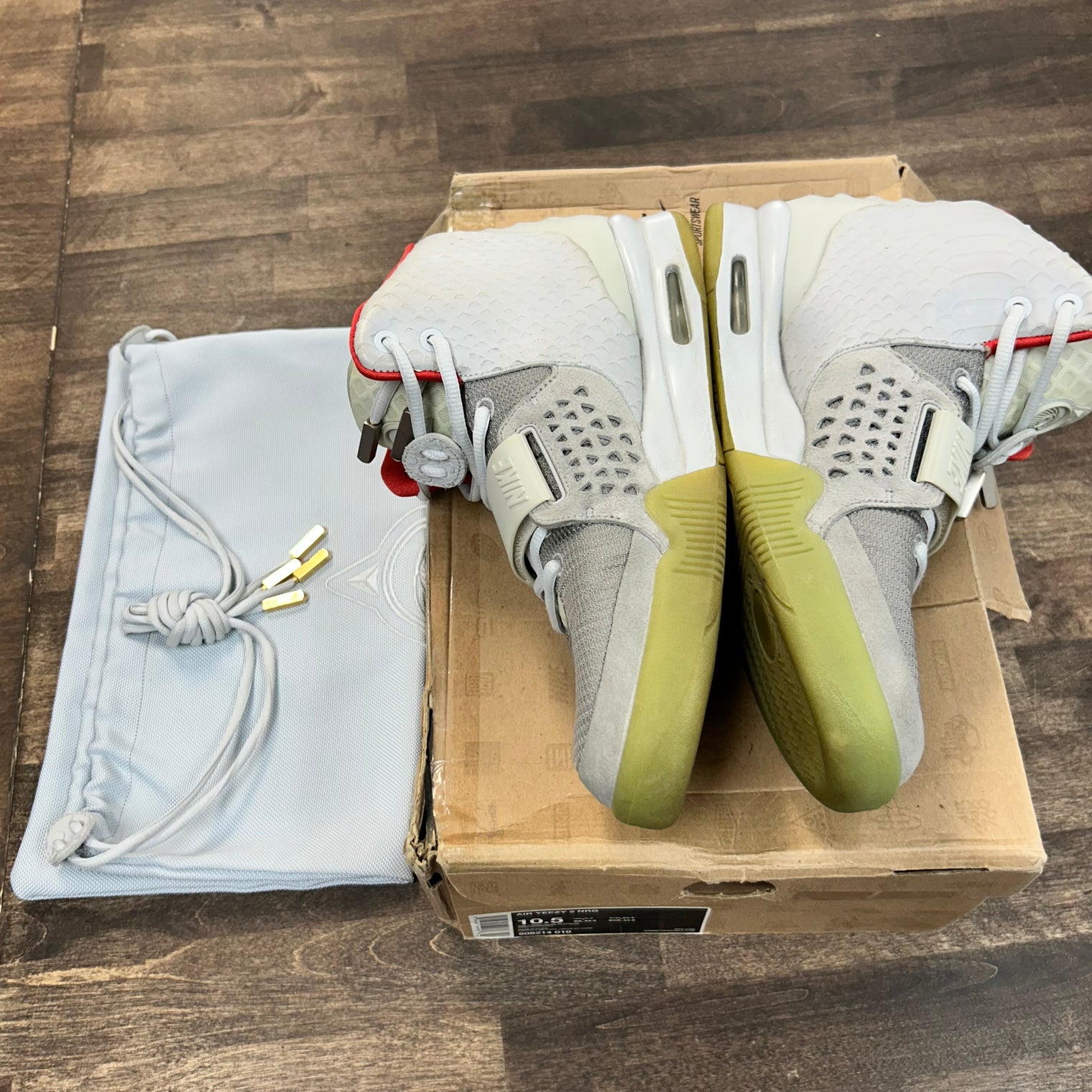 Nike Air Yeezy 2 Pure Platinum (USED)