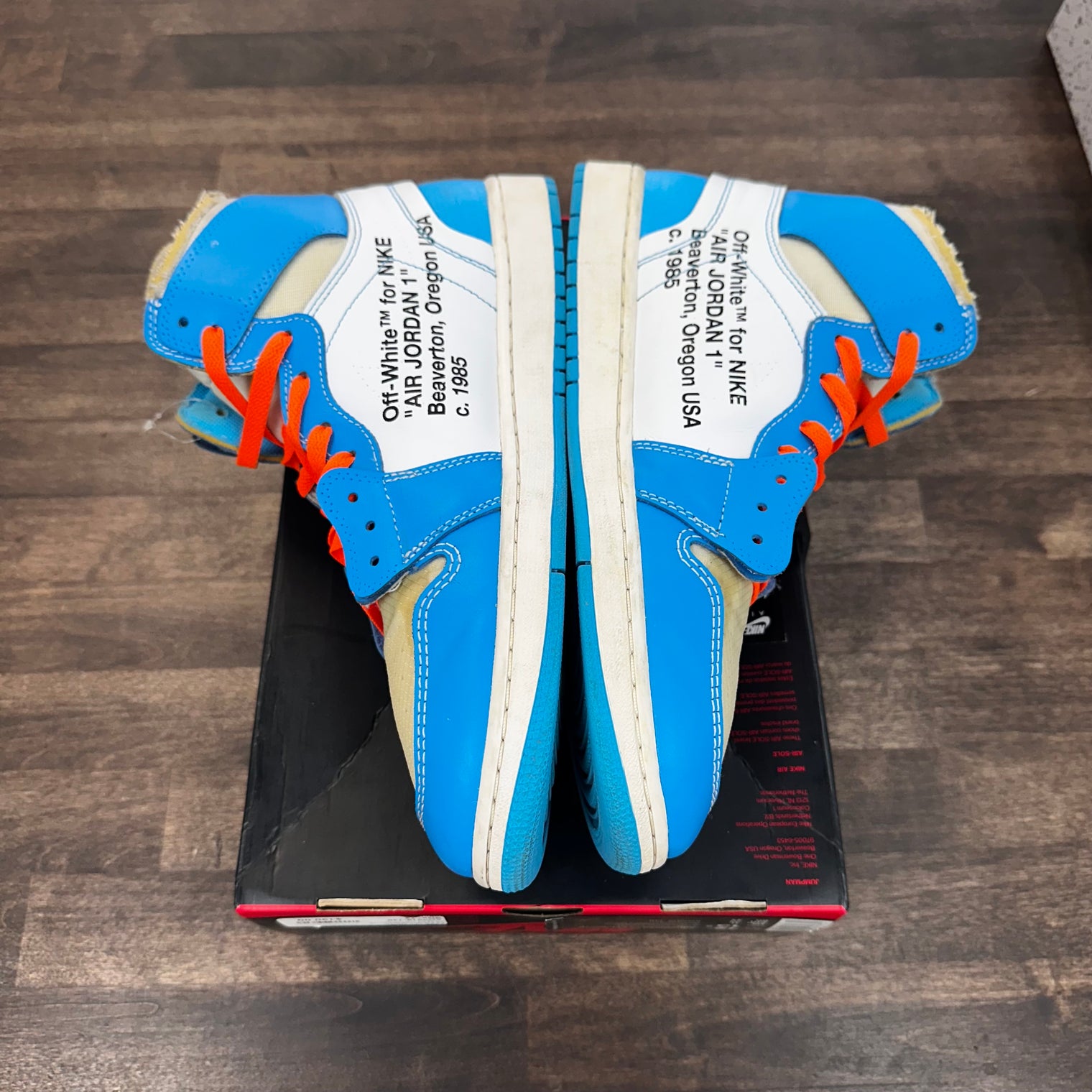 Off-White UNC Jordan 1 High (USED,No Lid)