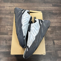 Metallic MNVN Yeexy 700 (USED)