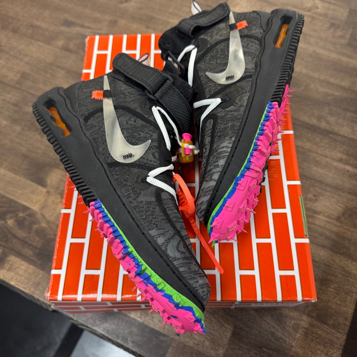 Off-White Black Nike Air Force 1 Mid (USED)