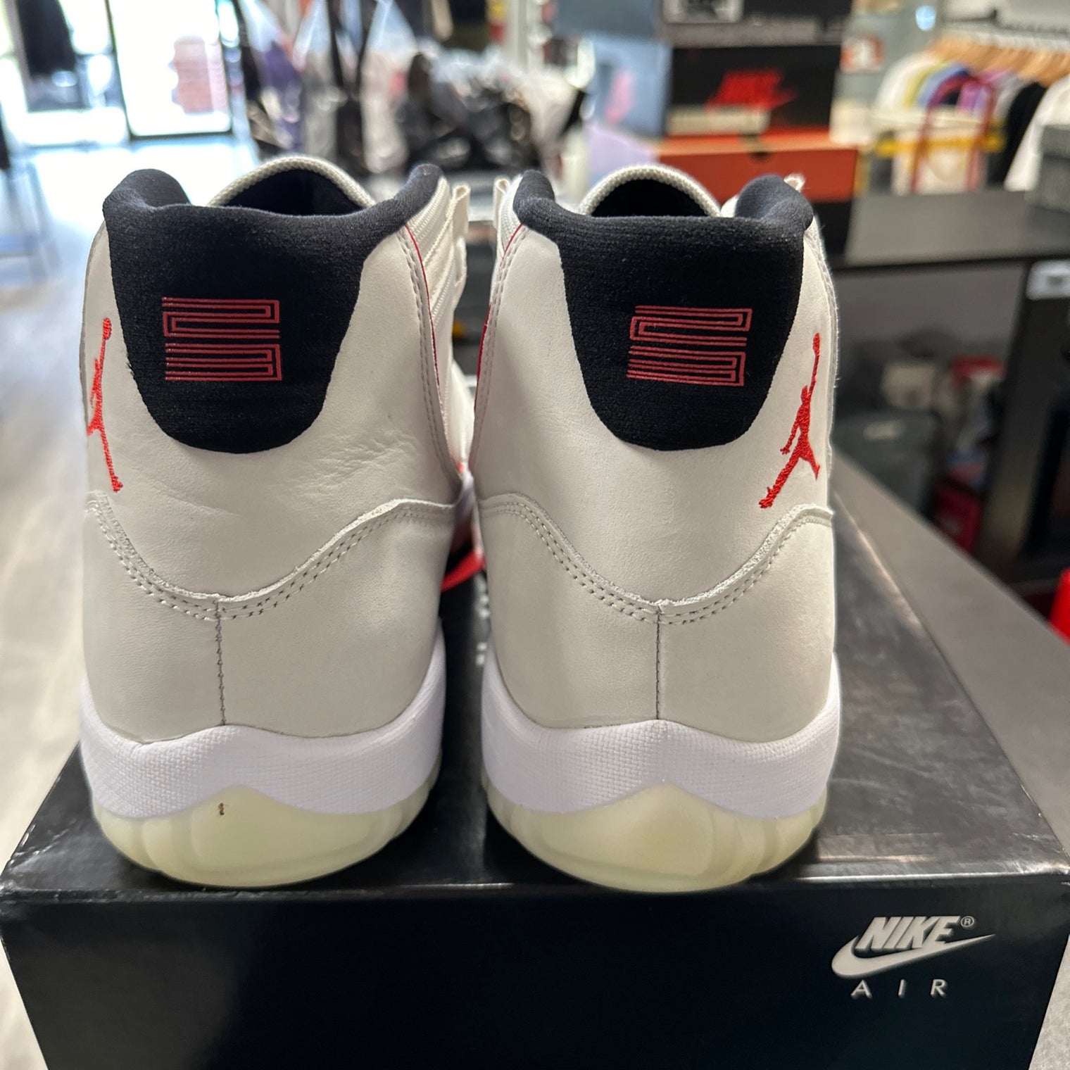 Platinum Tint Jordan 11 (USED)