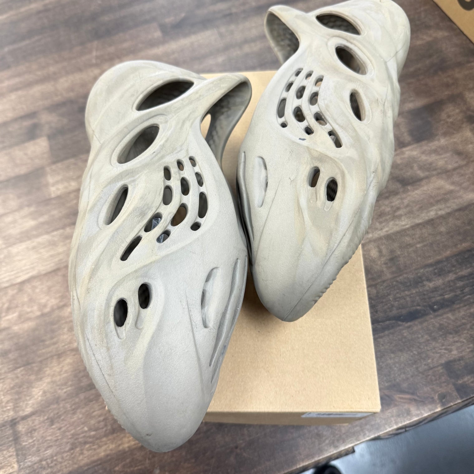 Stone Sage Yeezy Foam RNNR (USED)
