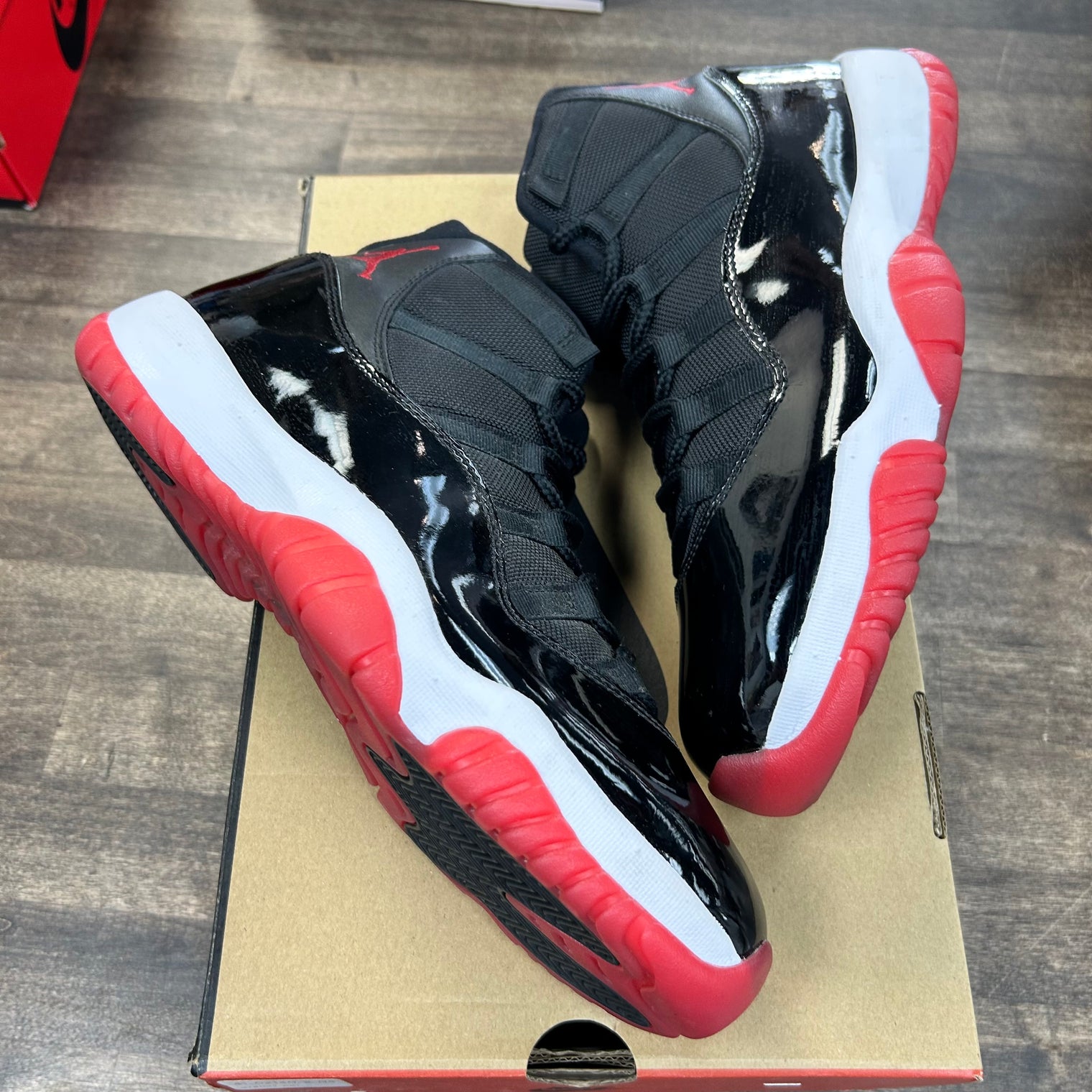 Bred Jordan 11 (2019) (USED)