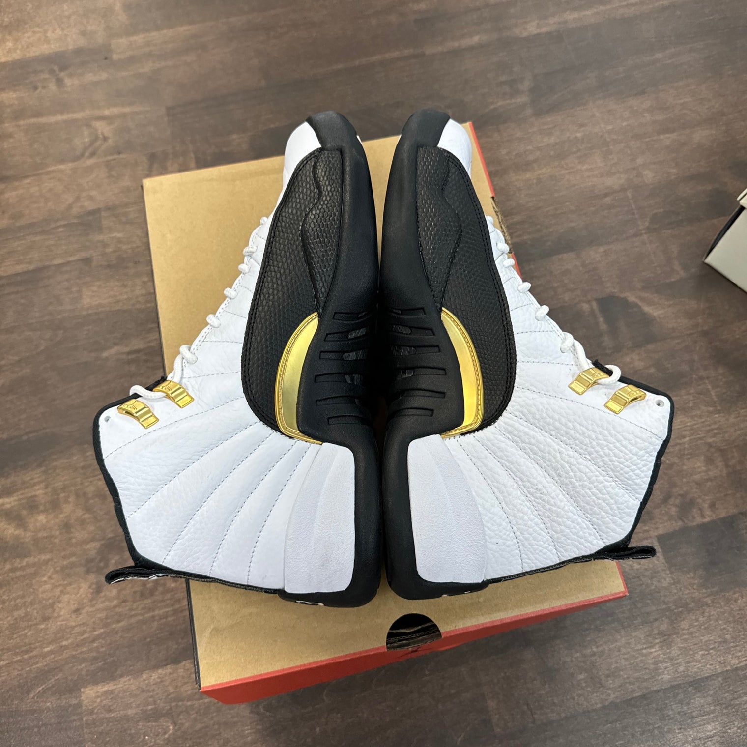 Royalty Taxi Jordan 12 (USED)
