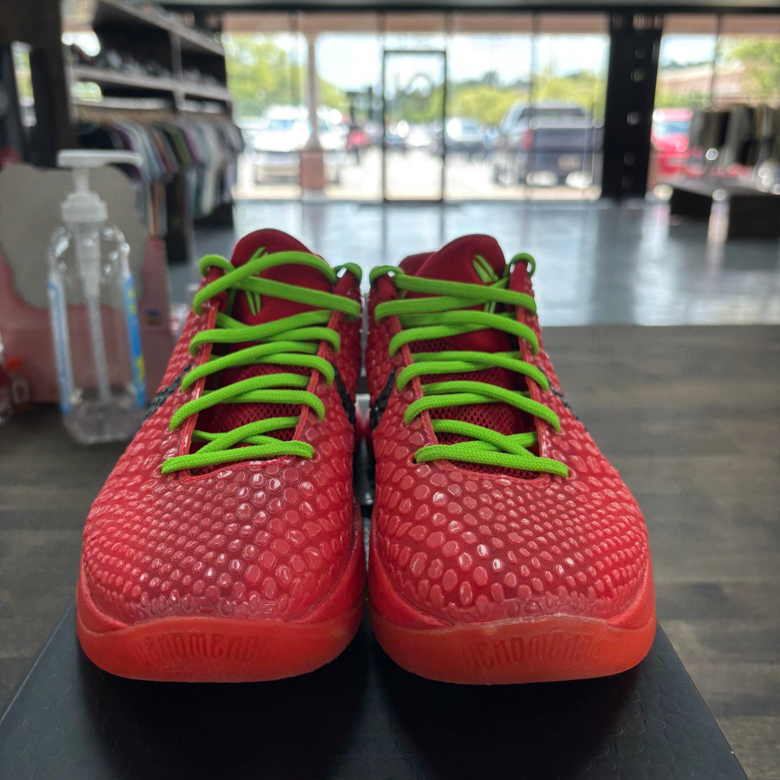 Reverse Grinch Kobe 6 Protro (USED)
