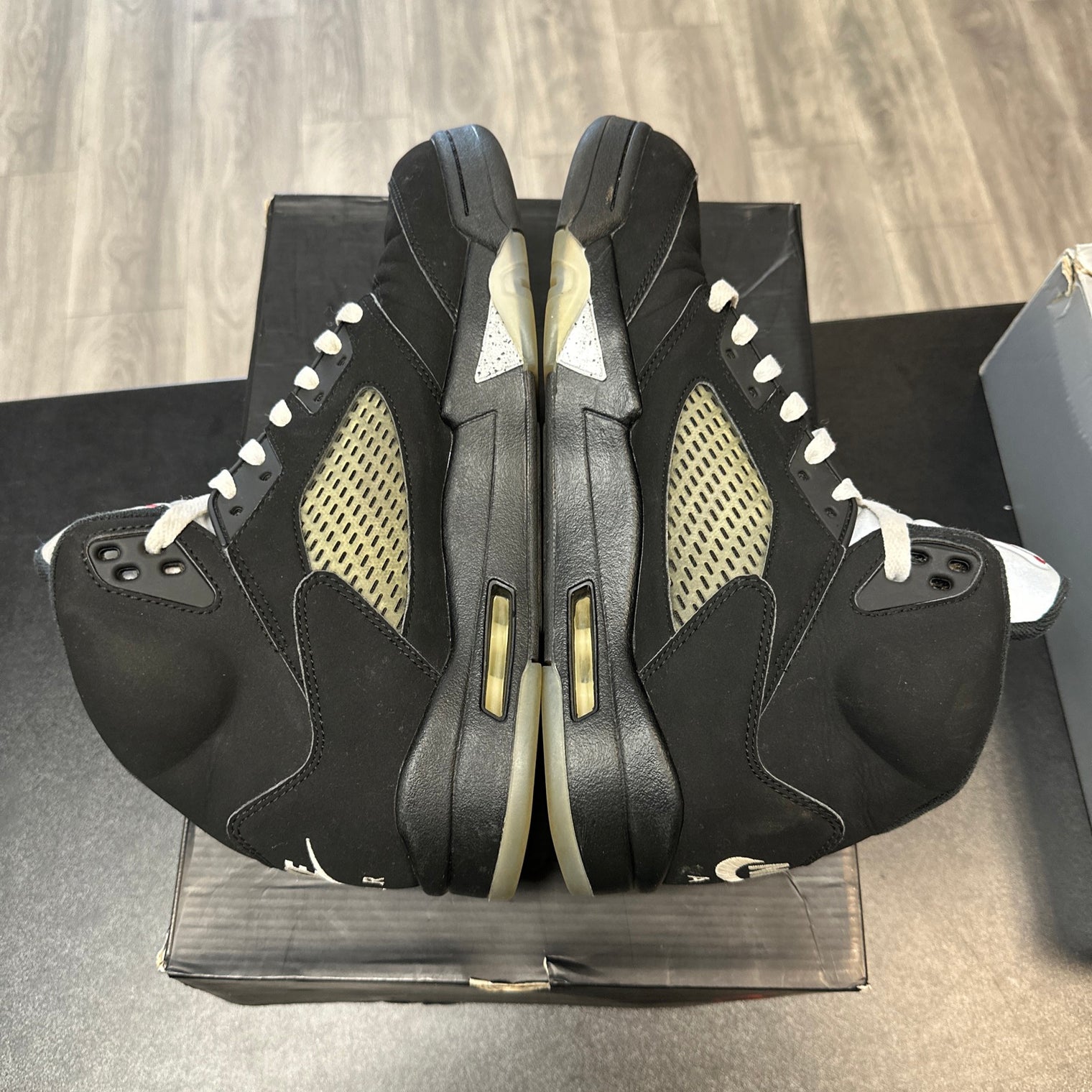Black Metallic Jordan 5 (USED)
